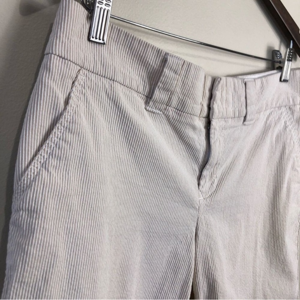 4/$45 TOMMY HILFIGER Beige Striped Mid Length Shorts size 8 - Picture 3 of 7